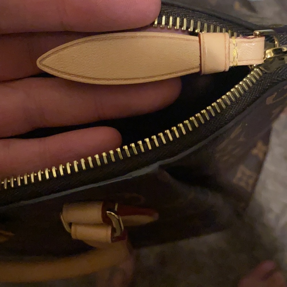 Louis Vuitton Rivoli Crossbody - Picture 13 of 14